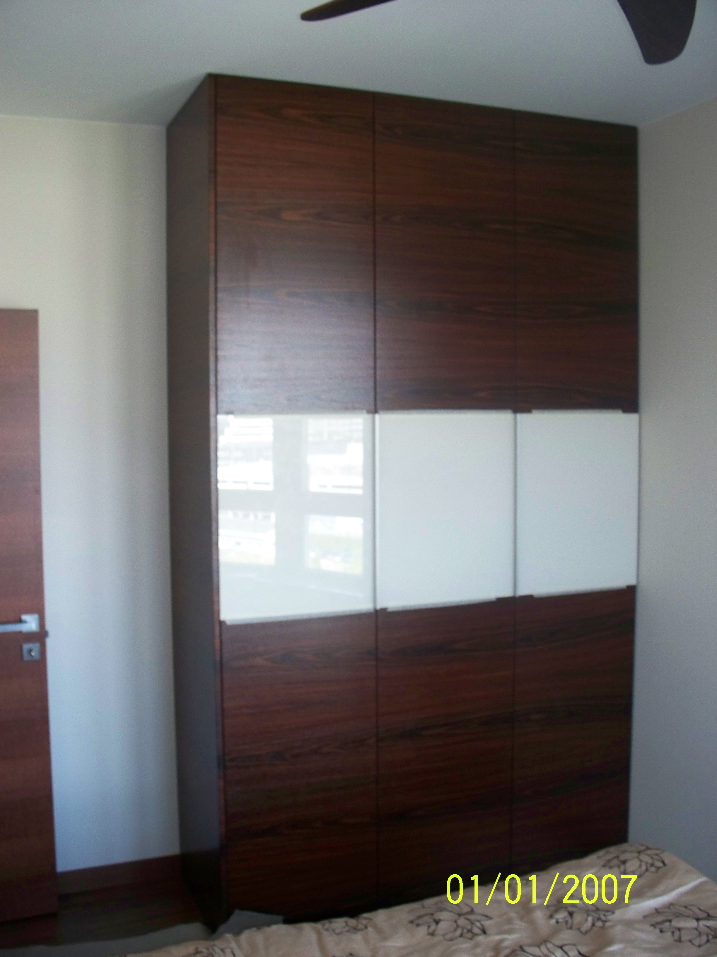 Szafa drewniana premium