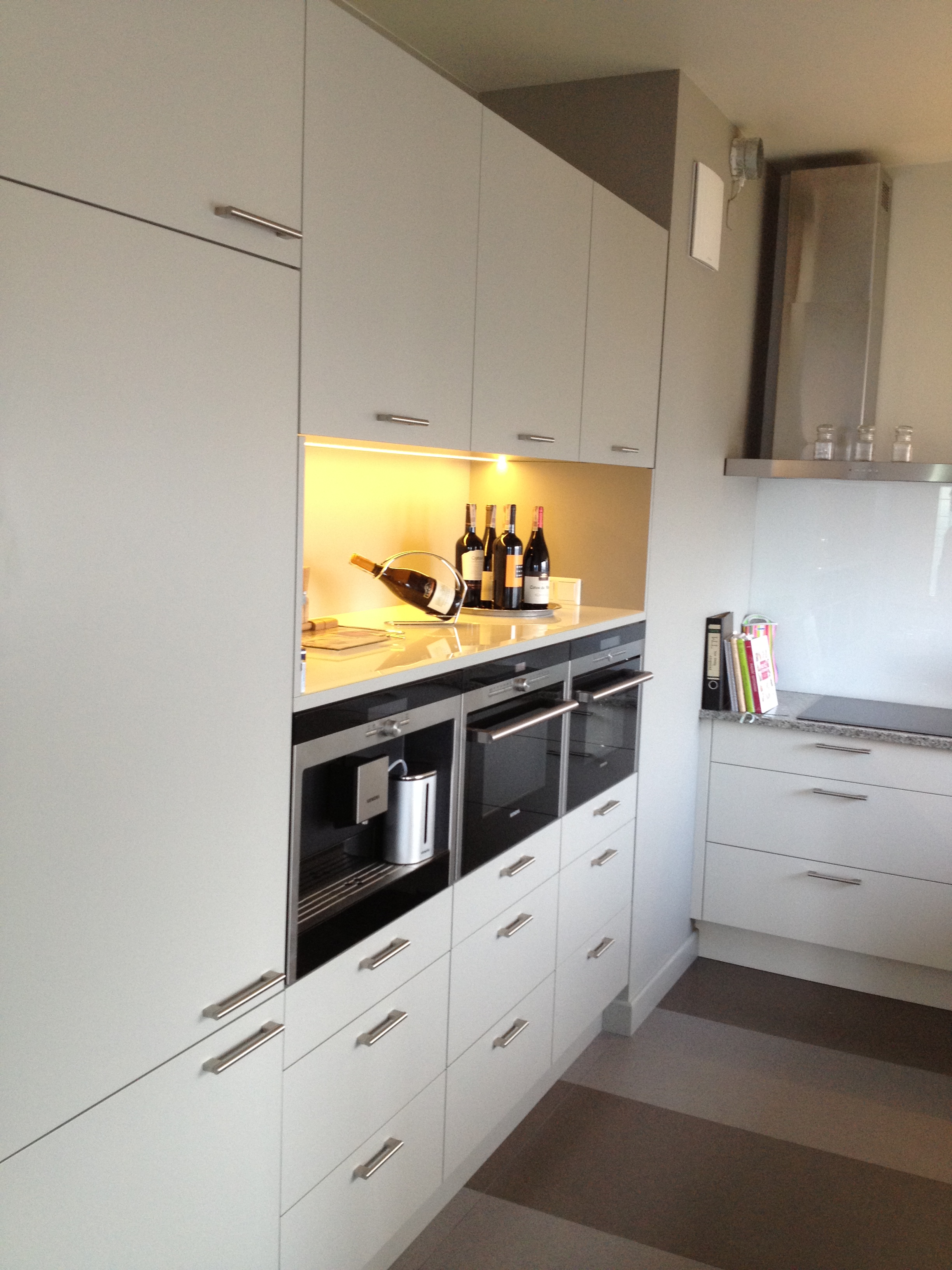 Nowoczesna kuchnia z podświetleniem